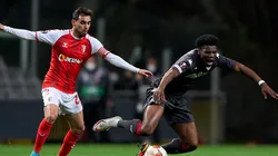 El chileno no dijo presente en la caída de su elenco