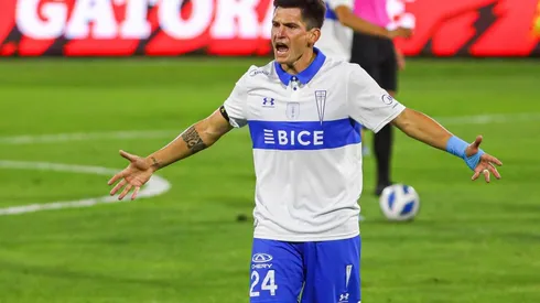 Parot saca la voz en la UC