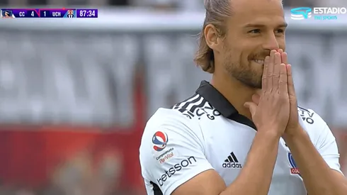 Christian Santos estuvo muy cerca de hacer un golazo de tiro libre