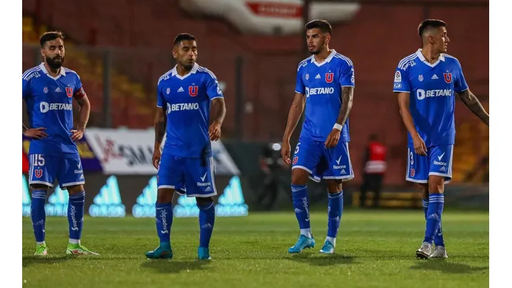 La U suma problemas dentro y fuera de la cancha.