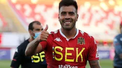 Espinoza mostró su descontento por jugar ante la U en el sintético del Lucio Fariña