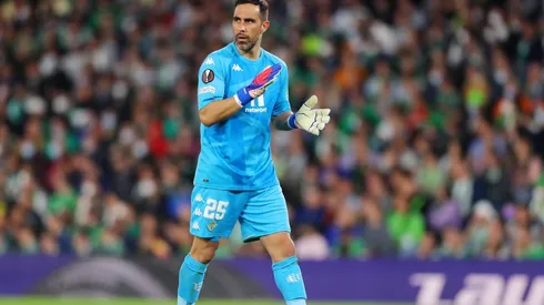 Claudio Bravo fue figura en la caída del Betis por Europa League