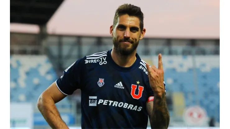 A Larrivey le gustaría volver a la U, pero como entrenador