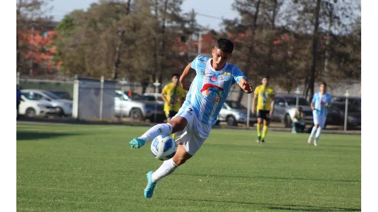 Magallanes sigue ganando en la Primera B