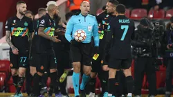 Sánchez es expulsado en el mejor momento del Inter ante Liverpool.