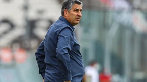 Escobar pone su cargo a disposición en la banca de la U.