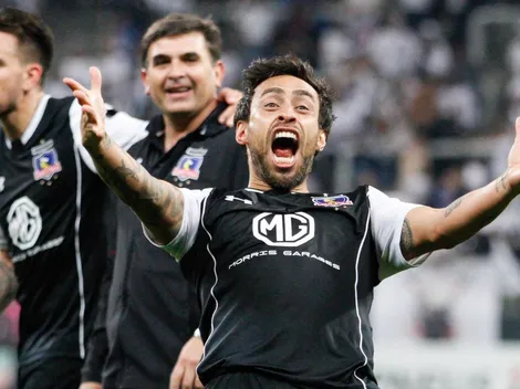 Valdivia goza la victoria de Colo Colo en el Superclásico