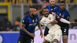 Inter alcanza el liderato con Vidal en cancha y goleada al Salernitana.