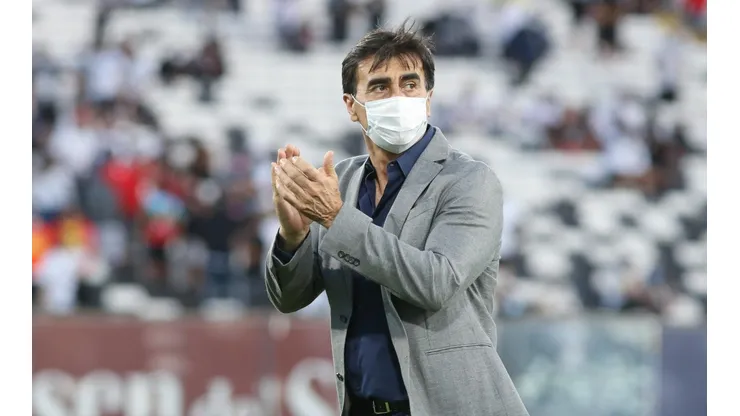 Gustavo Quinteros busca una mejora en la performance de Colo Colo