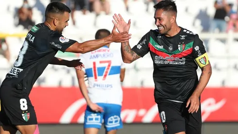 Palestino le quita el invicto a la UC en el Campeonato Nacional.