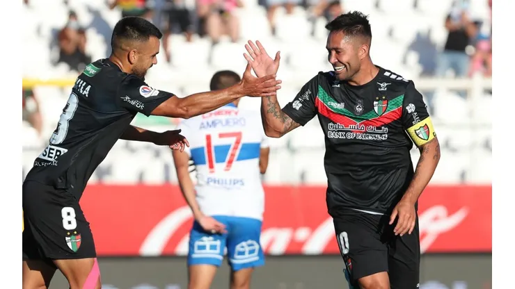 Palestino le quita el invicto a la UC en el Campeonato Nacional.