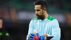 Claudio Bravo está en condiciones de volver a sumar minutos en el Real Betis