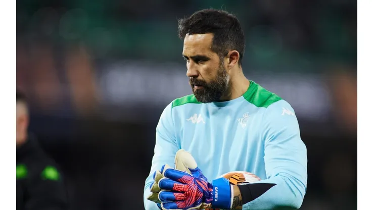 Claudio Bravo está en condiciones de volver a sumar minutos en el Real Betis