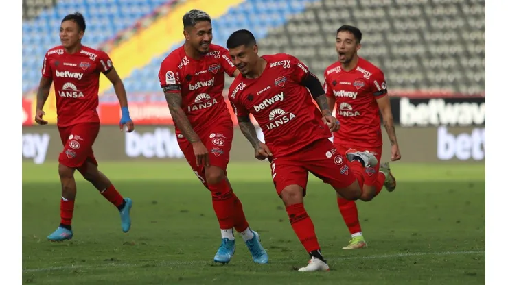 Ñublense remontó y le ganó a la U en Talcahuano