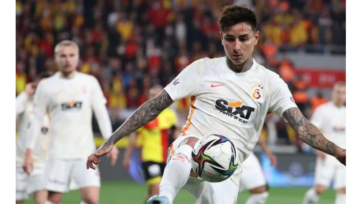 El volante nacional tuvo su primera titularidad en el Galatasaray