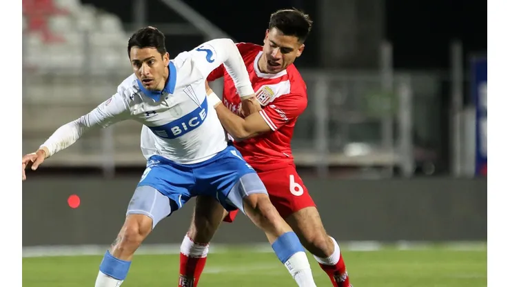 Los Torteros y Los Cruzados van por el liderato del fútbol chileno.