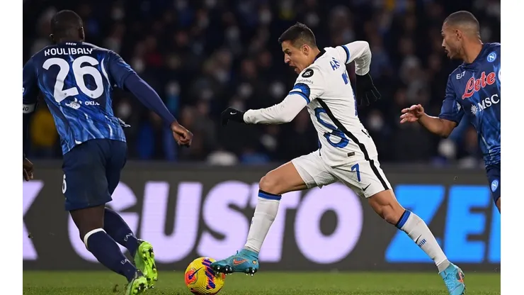 Sánchez y Vidal tardan en entrar en el empate del Inter de Milán.