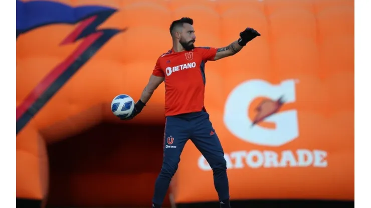 El portero fue elegido la figura del partido tras el triunfo azul