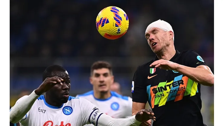 Inter tratará de mantener la punta este sábado frente al Napoli.