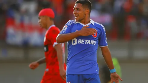 El delantero uruguayo de La U aún no piensa en el Superclásico