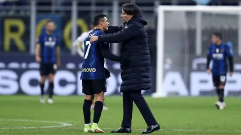 La reacción del DT del Inter después de la polémica jugada sobre Alexis