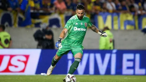 Galíndez muestra cómo está el corte que sufrió en clásico con Colo Colo.