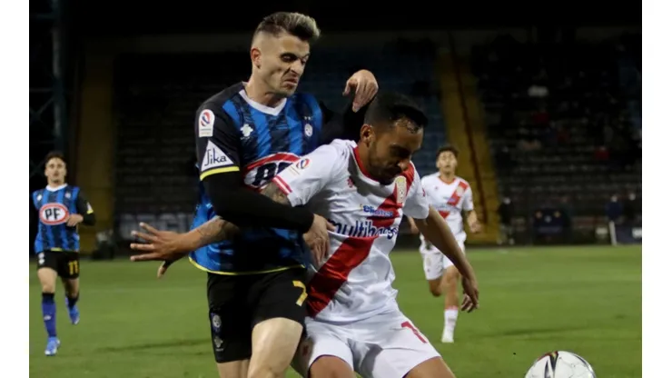 Los Acereros visitarán a Curicó Unido en el estadio La Granja.
