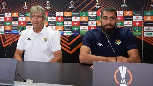 Borja Iglesias señala a Pellegrini como la pieza clave del buen momento del Betis