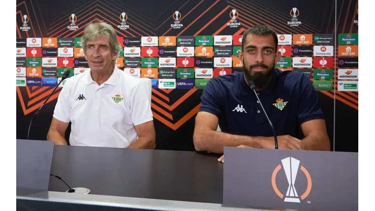 Borja Iglesias señala a Pellegrini como la pieza clave del buen momento del Betis