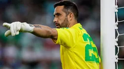 Claudio Bravo agradece el apoyo al preparador de arqueros del Betis