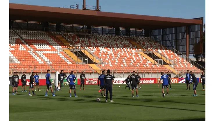 La selección chilena entrena en el estadio Zorros del Desierto este sábado 29 de enero de 2022