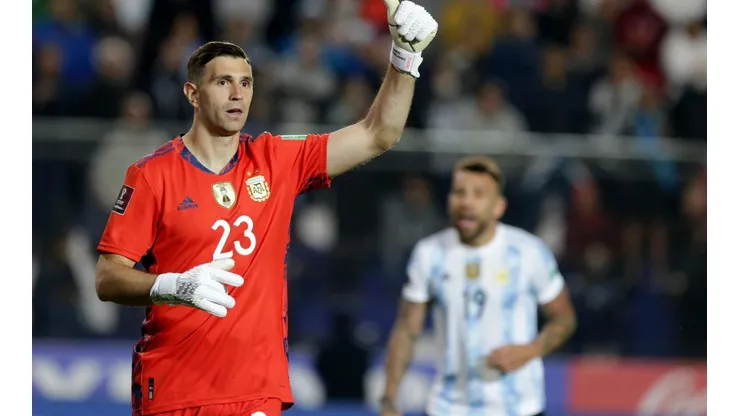 Emiliano Martínez avisa que irán con todo ante Chile