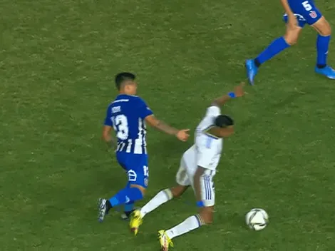 Moya es expulsado en la U y los azules quedan con 10