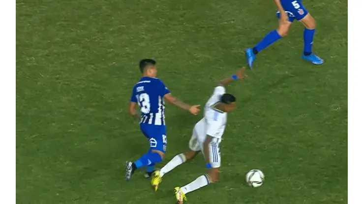 Moya es expulsado en la U y los azules quedan con 10.