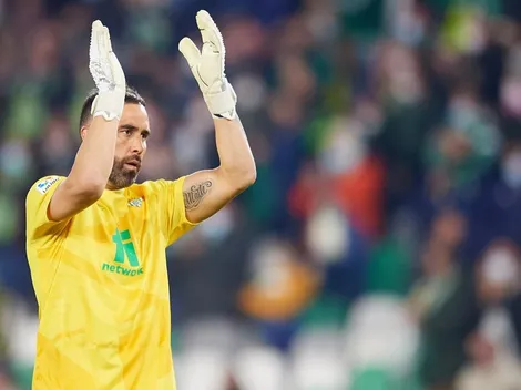 Medios españoles alaban el rendimiento de Bravo ante el Deportivo Alavés