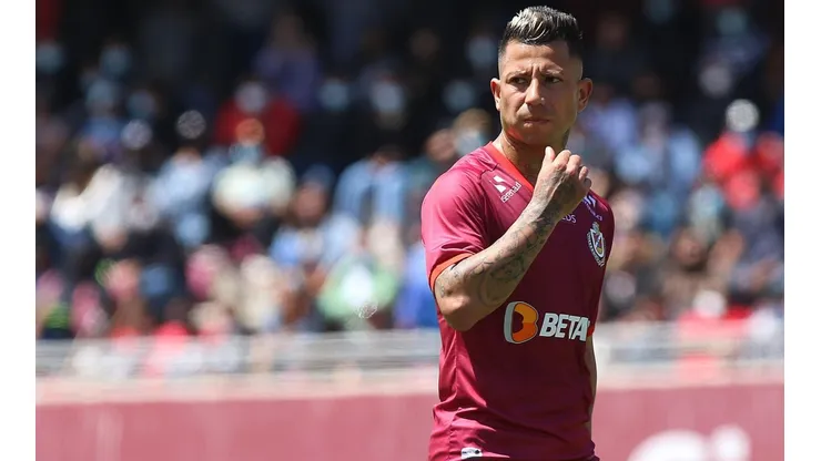 Leonardo Valencia renueva con Deportes La Serena
