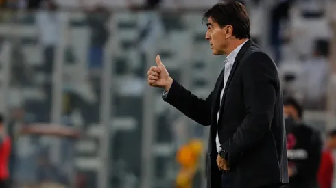 Gustavo Quinteros no pierde la esperanza en incorporar un mediapunta