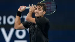 Cristian Garin avanzó a segunda ronda tras un largo partido en el debut en Australia.