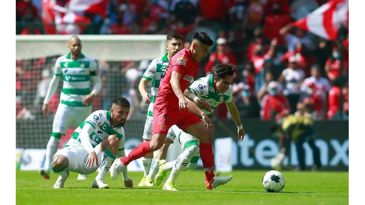 Baeza presente en importante victoria del Toluca.
