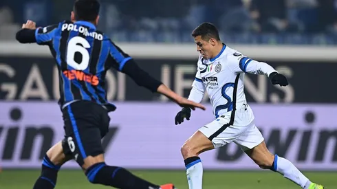 Alexis Sánchez intentó con un remate de distancia, pero el arquero, Juan Musso, le negó el grito de gol