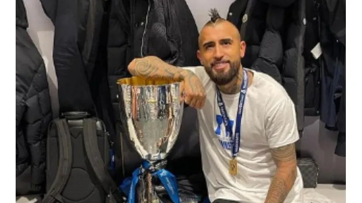El volante alcanzó un nuevo trofeo en su carrera y algo histórico