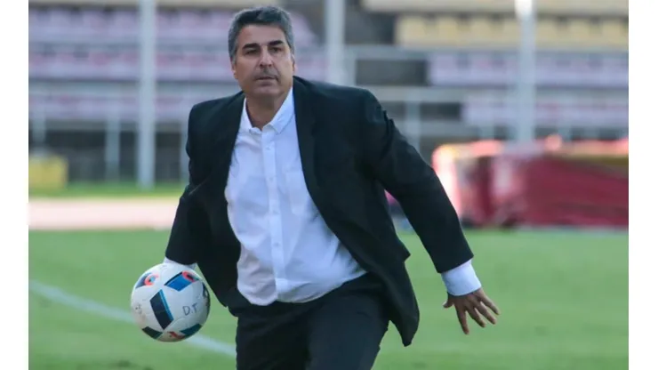 El entrenador entregó algunos detalles sobre la formación para enfrentar a los albos