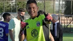 Villanueva firmó su primer contrato profesional con Colo Colo.