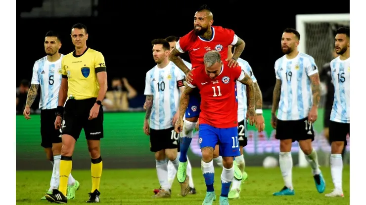 El duelo entre Chile y Argentina tendrá cuaterna arbitral brasileña.
