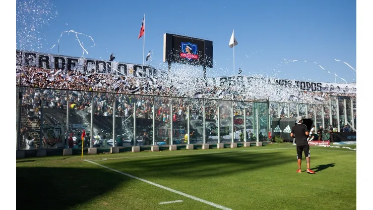 Colo Colo recibe multa económica por lienzo con índole político.