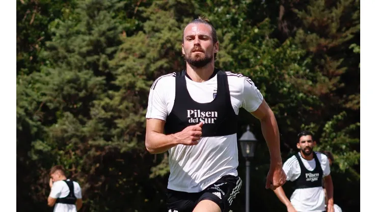 Christian Santos lucha por sumar minutos en Colo Colo en la temporada 2021