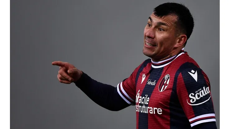 Gary Medel se perderá partidos con el Bologna por su contagio de Coronavirus.