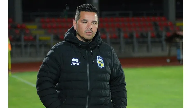 Tito Tapia dejó de ser el técnico de Coquimbo Unido.