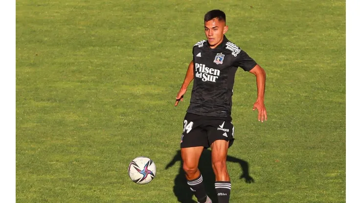 Vicente Pizarro habría llegado a acuerdo y seguiría en Colo Colo.