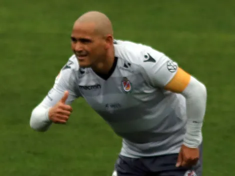Deportes La Serena hace oficial el retorno de Humberto Suazo